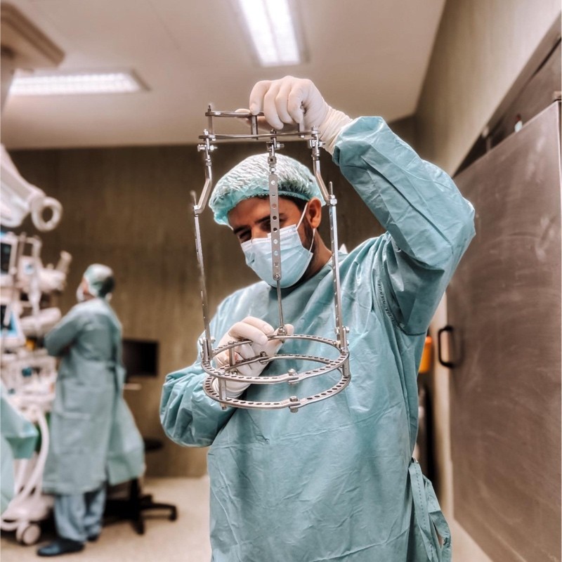 Dr. João das Dores Carvalho - Cirurgião Ortopédico